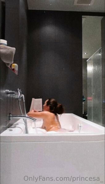 Princesa Nahé Úniky OnlyFans Fotka 17