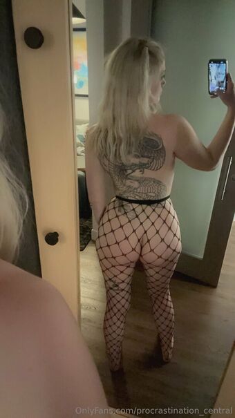 procrastination_central Nahé Úniky OnlyFans Fotka 15
