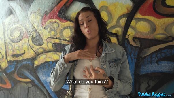 Public Agent Nahé Úniky OnlyFans Fotka 131