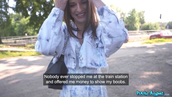 Public Agent Nahé Úniky OnlyFans Fotka 134