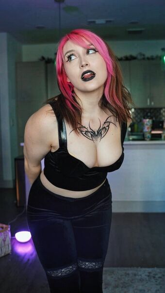 Queenmanda Nahé Úniky OnlyFans Fotka 3