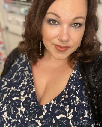 Racked Ruby Nahé Úniky OnlyFans Fotka 4