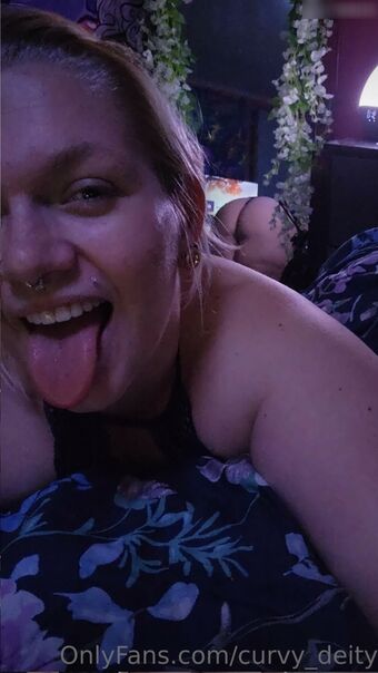 Rae Nahé Úniky OnlyFans Fotka 3