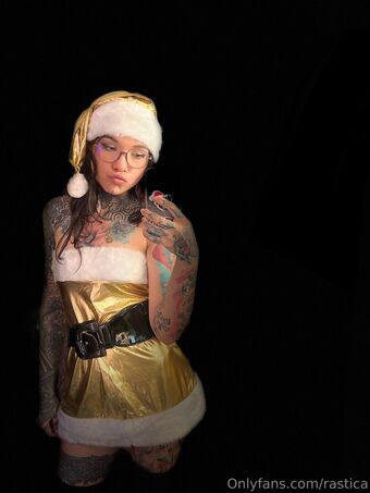 rastica Nahé Úniky OnlyFans Fotka 2