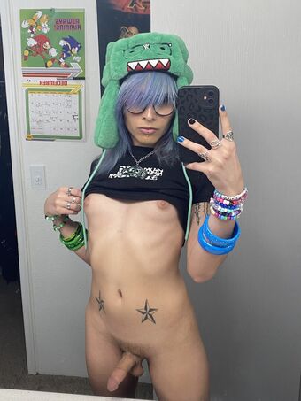 Roachspit Nahé Úniky OnlyFans Fotka 7