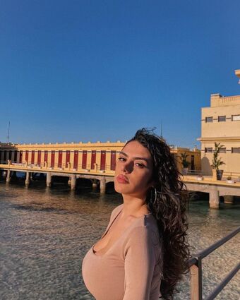 Roberta Nahé Úniky OnlyFans Fotka 2