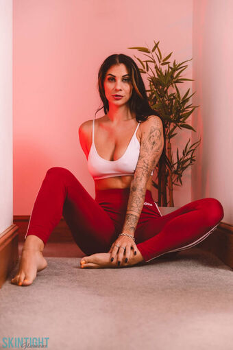 Roxy Light Nahé Úniky OnlyFans Fotka 2
