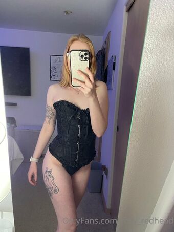 roxy_redhead Nahé Úniky OnlyFans Fotka 9
