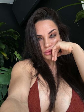 Roxyqueflexx Nahé Úniky OnlyFans Fotka 41