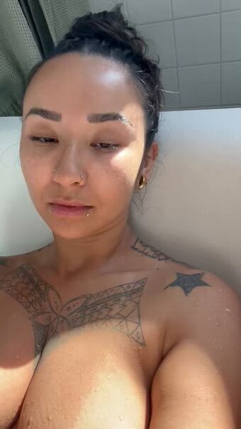 Ruby Renegade Nahé Úniky OnlyFans Fotka 2