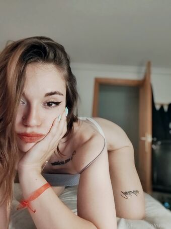 ruubi2 Nahé Úniky OnlyFans Fotka 15