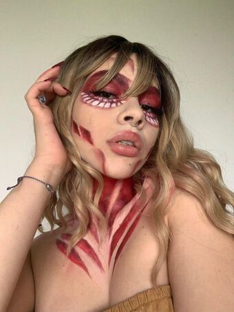 Sabrina_Bloom_