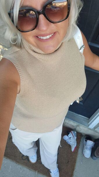 sassysamples Nahé Úniky OnlyFans Fotka 1