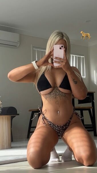 secretsashaaa Nahé Úniky OnlyFans Fotka 1