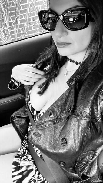 selenasmokeshows