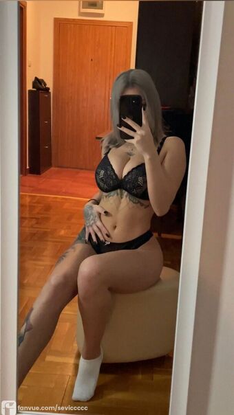 Sevic Nahé Úniky OnlyFans Fotka 2