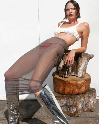 Shelley Hennig Nahé Úniky OnlyFans Fotka 54