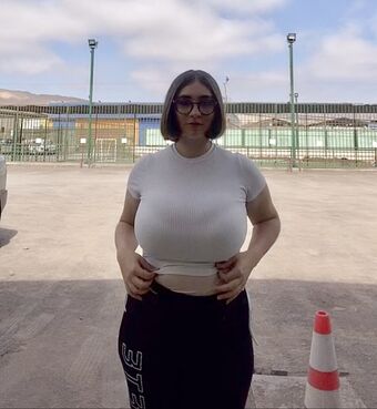 Shofi Nahé Úniky OnlyFans Fotka 2