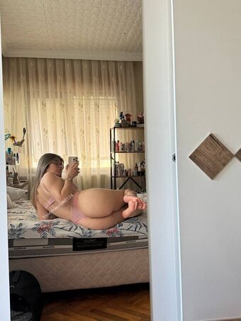 simgebarankoğlu Nahé Úniky OnlyFans Fotka 3