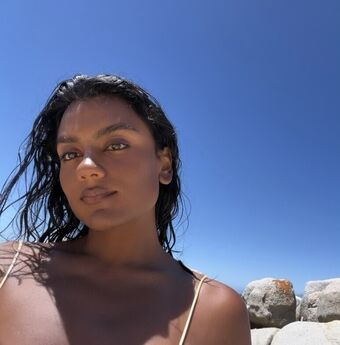 Simone Ashley Nahé Úniky OnlyFans Fotka 132