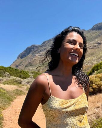 Simone Ashley Nahé Úniky OnlyFans Fotka 133