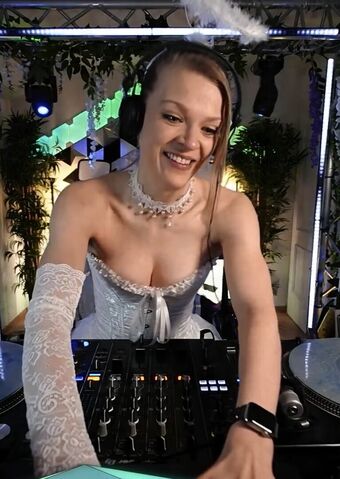 Sintica Nahé Úniky OnlyFans Fotka 69