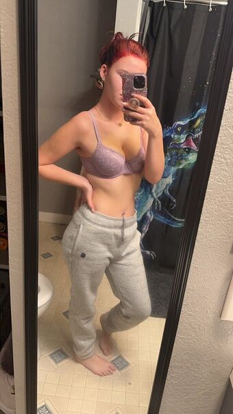 Sky Smith Nahé Úniky OnlyFans Fotka 3