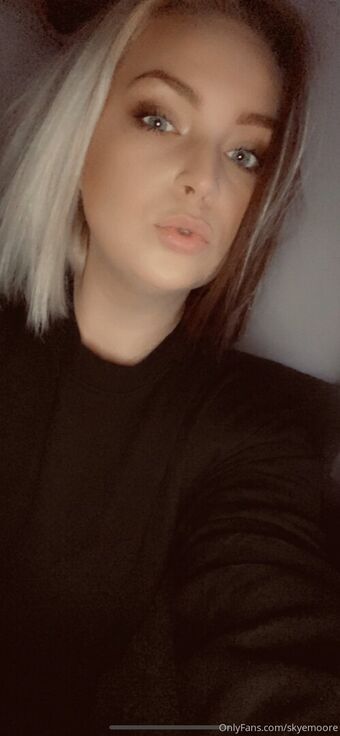skyemoore Nahé Úniky OnlyFans Fotka 29