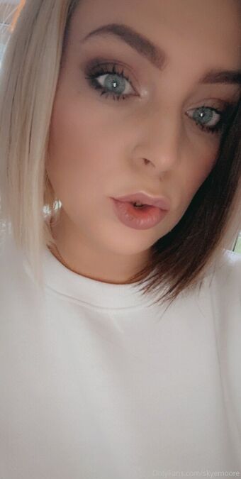skyemoore Nahé Úniky OnlyFans Fotka 30
