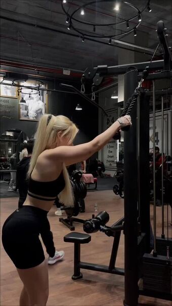 Sofia Arıcan Nahé Úniky OnlyFans Fotka 2