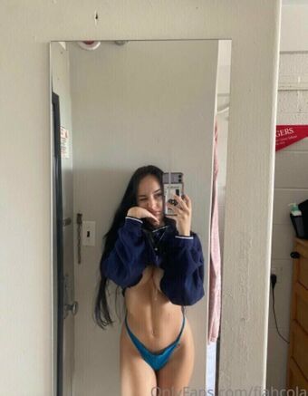 Sofia Cola Nahé Úniky OnlyFans Fotka 3
