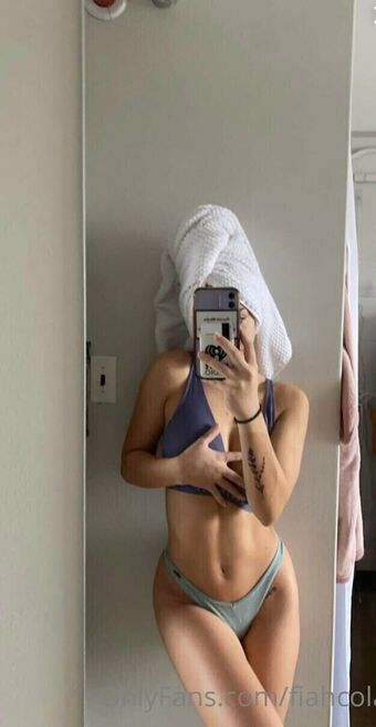 Sofia Cola Nahé Úniky OnlyFans Fotka 9