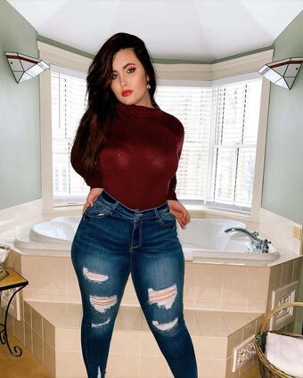 Sofia MacBeth Nahé Úniky OnlyFans Fotka 10