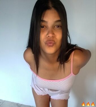 sofia_only18 Nahé Úniky OnlyFans Fotka 33