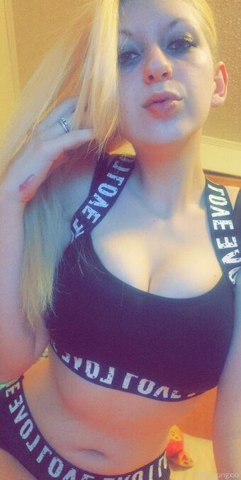 sofieyoungxxx