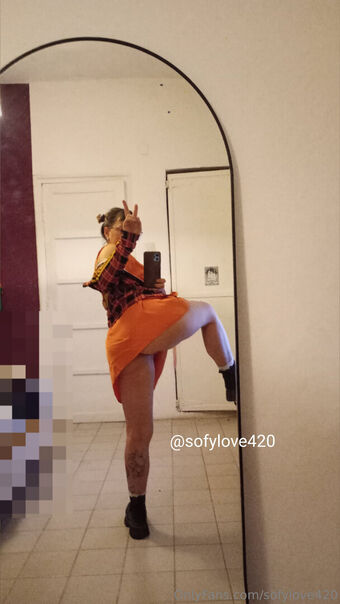 sofylove420 Nahé Úniky OnlyFans Fotka 17