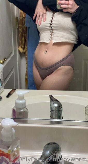 soyworm Nahé Úniky OnlyFans Fotka 34