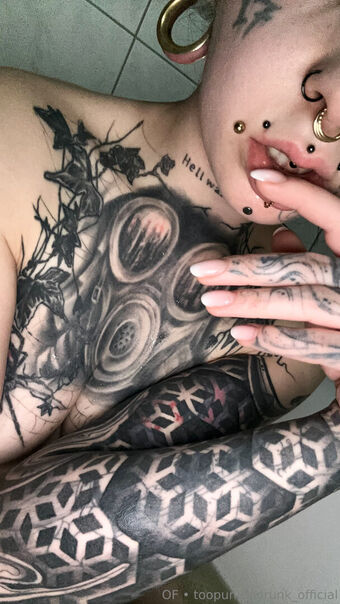 st.hell Nahé Úniky OnlyFans Fotka 40