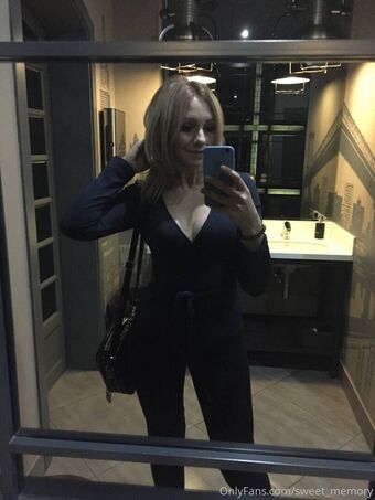 sweet_memory Nahé Úniky OnlyFans Fotka 15
