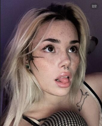 Swoyal Nahé Úniky OnlyFans Fotka 2