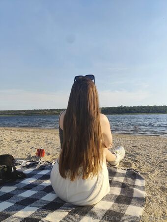 tati_girl18 Nahé Úniky OnlyFans Fotka 9