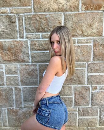 Teagan Nahé Úniky OnlyFans Fotka 15