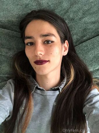 Tess Nahé Úniky OnlyFans Fotka 27