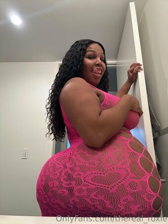 thereal_roxie