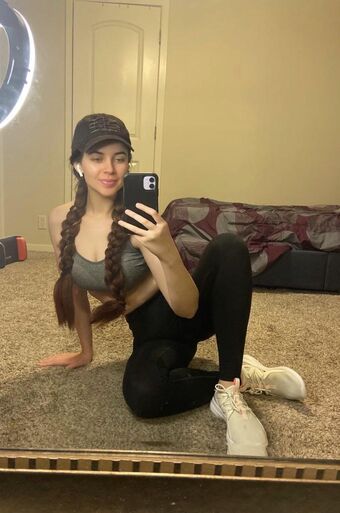 Thicchefty Nahé Úniky OnlyFans Fotka 7