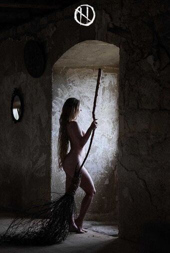 thinloth Nahé Úniky OnlyFans Fotka 38