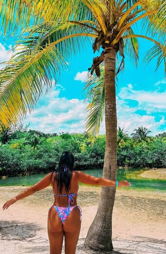 throwsumchlo Nahé Úniky OnlyFans Fotka 3