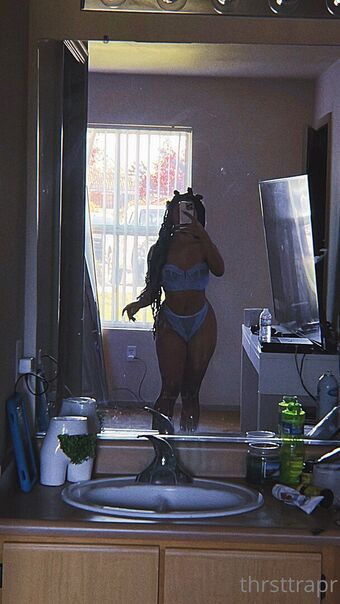 thrsttrapr Nahé Úniky OnlyFans Fotka 40