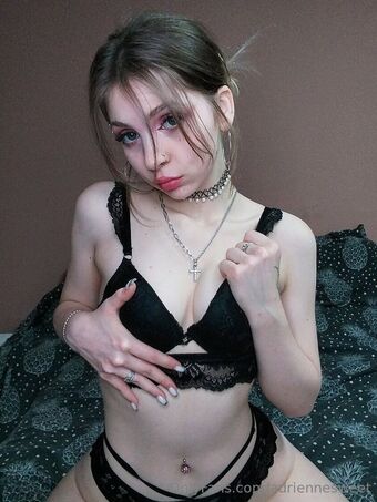 tiny_martini Nahé Úniky OnlyFans Fotka 8