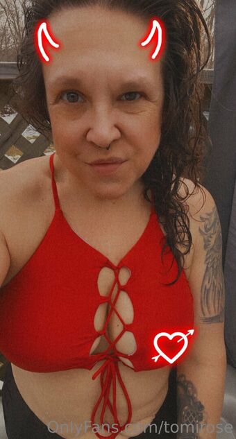 tomirose Nahé Úniky OnlyFans Fotka 7